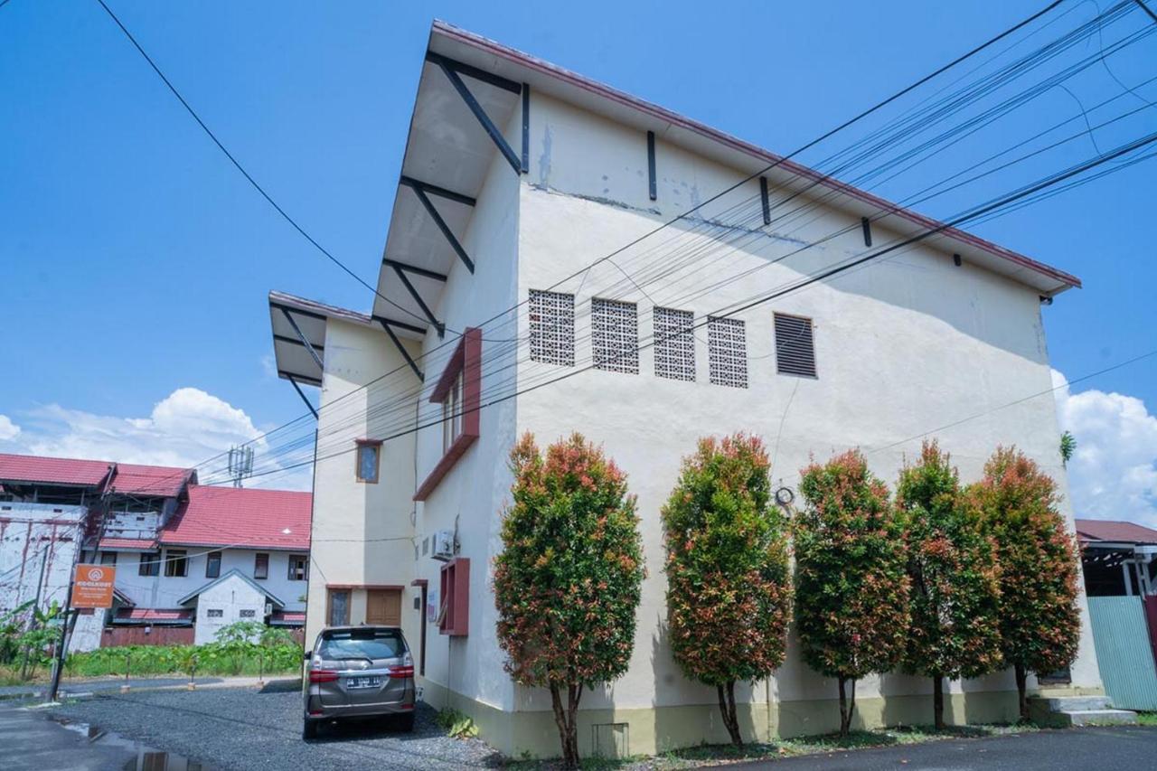 Hotel Koolkost Syariah Near Jalan Ahmad Yani Banjarmasin 2 Sungai Lutus Exterior foto